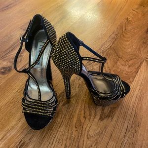 Steve Madden Never Worn Black and Gold Heels 6